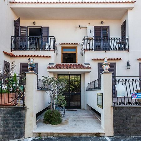Ortensia Apartments By Wonderful Italy Ачи Кастело Екстериор снимка